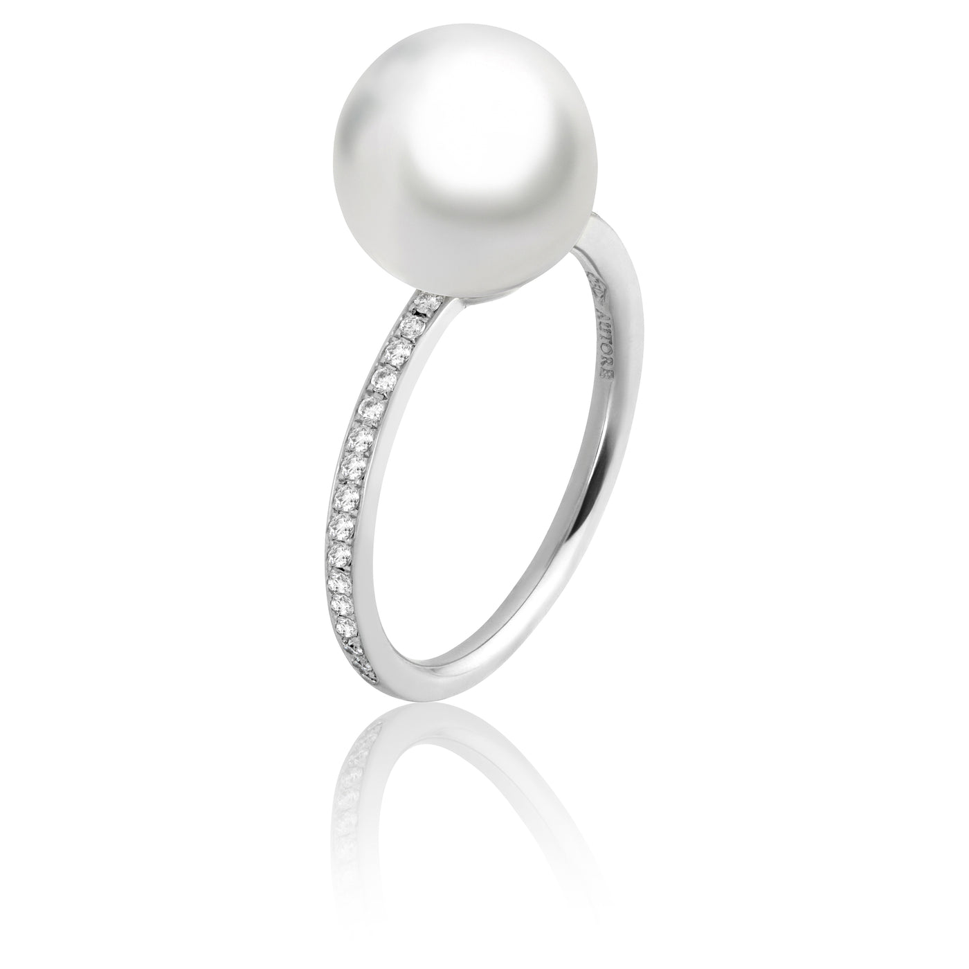 18Ct White Gold H/Si 32 Pieces Diamonds 10Mm South Sea Pearl Ring