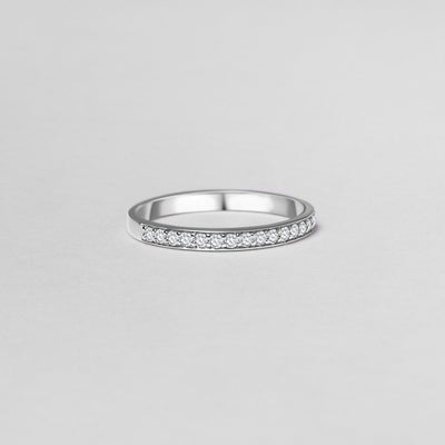 The Mira - Band Ring. Round Brilliant Cut Diamonds