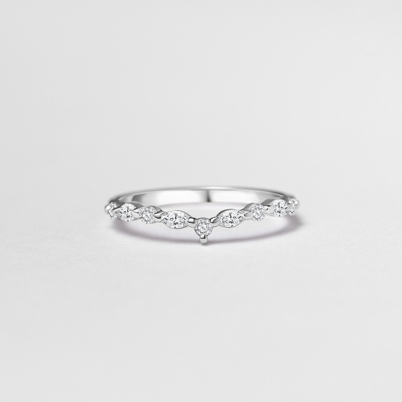 The Eira - Round Briiliant & Marquis Cut Diamond Curved Band Ring