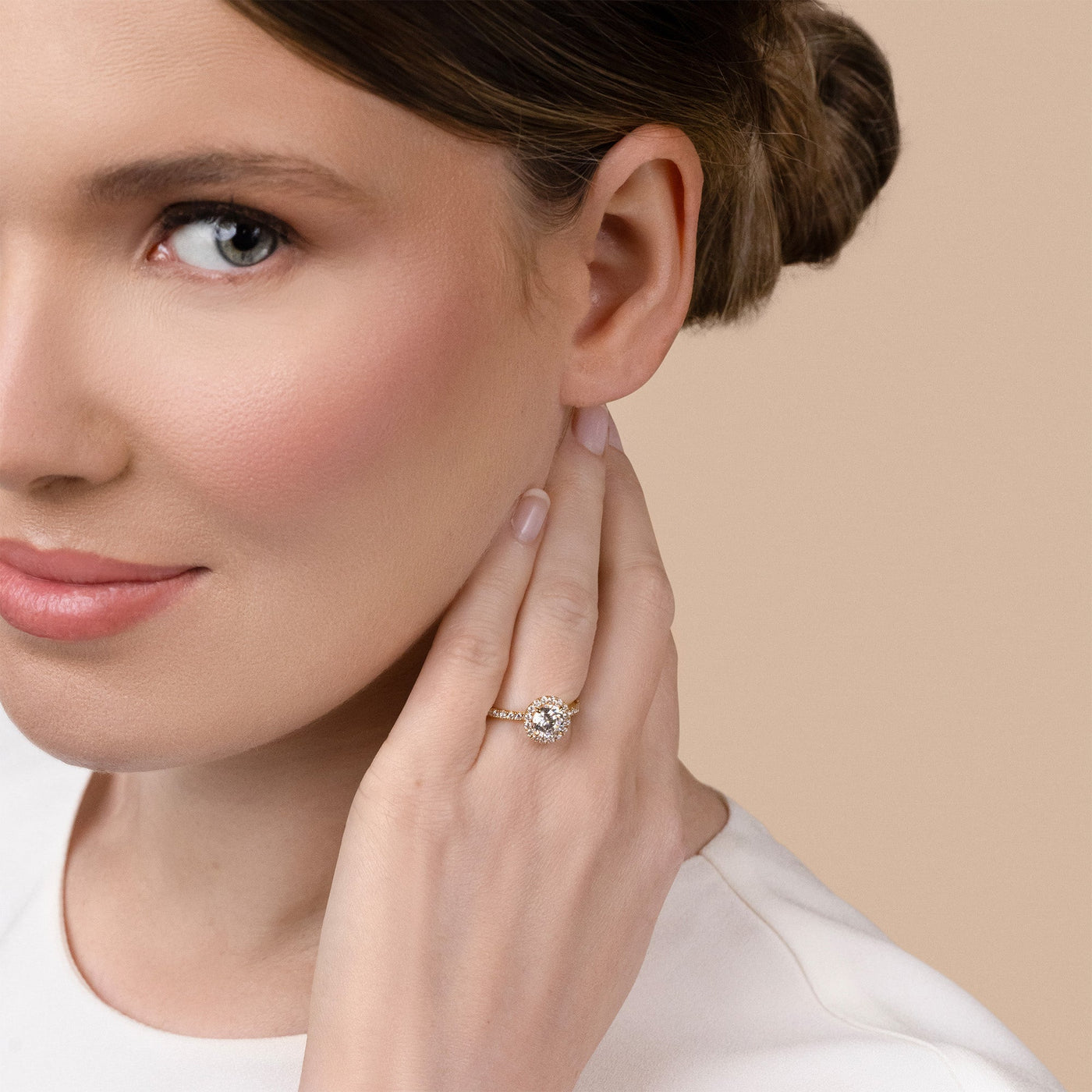 The Giselle - Round Brilliant Cut Halo Cluster Diamond Ring