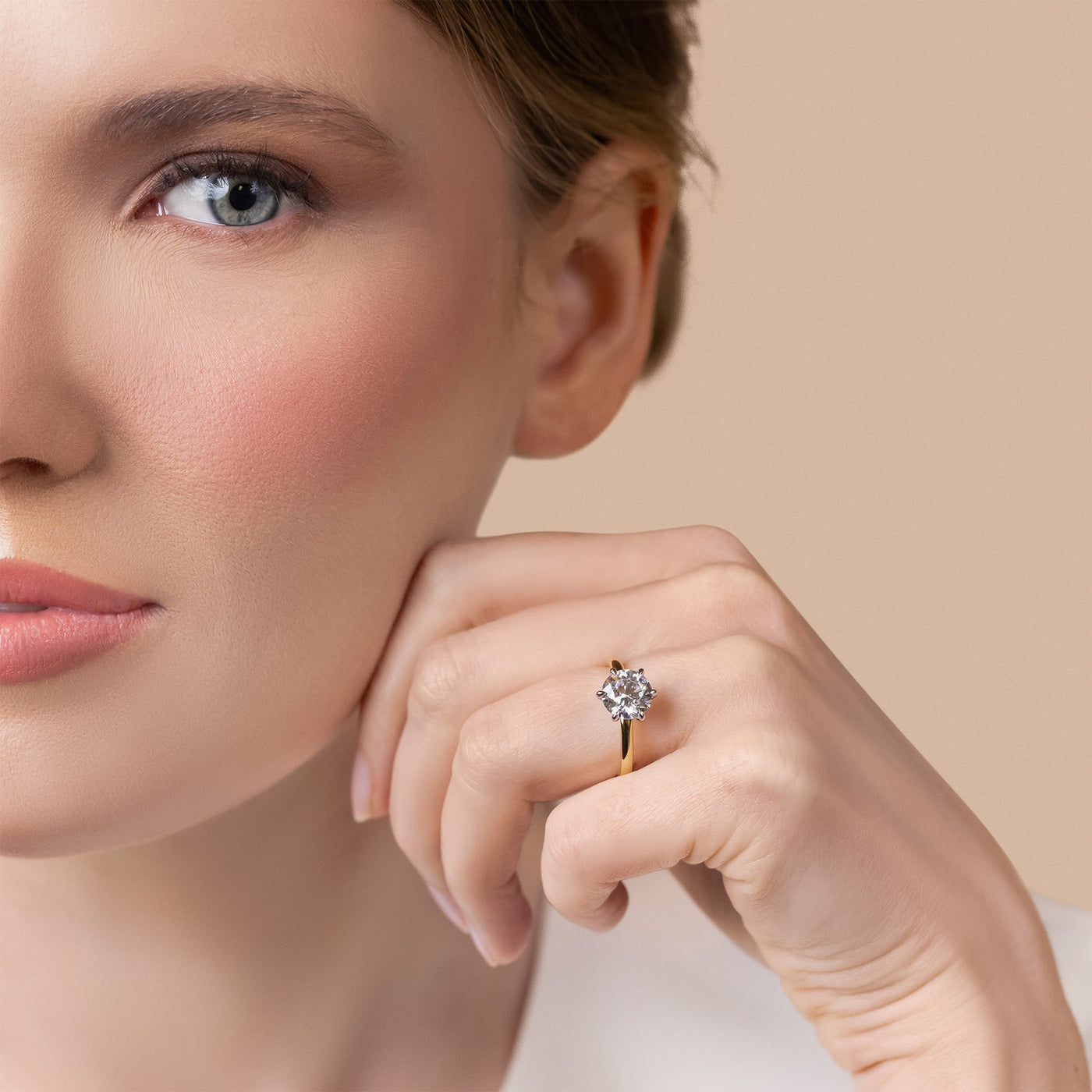 The Yara - Round Brilliant Cut Diamond Ring