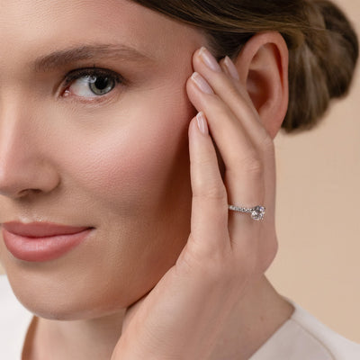 The Willa - Round Brilliant Cut Diamond Cluster Ring